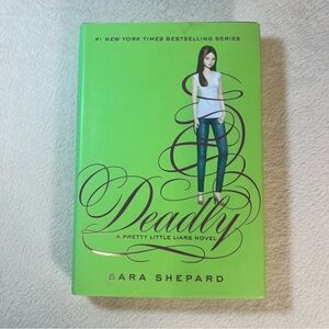 📚BUY 2 GET 1 FREE Deadly by Sara Shepard